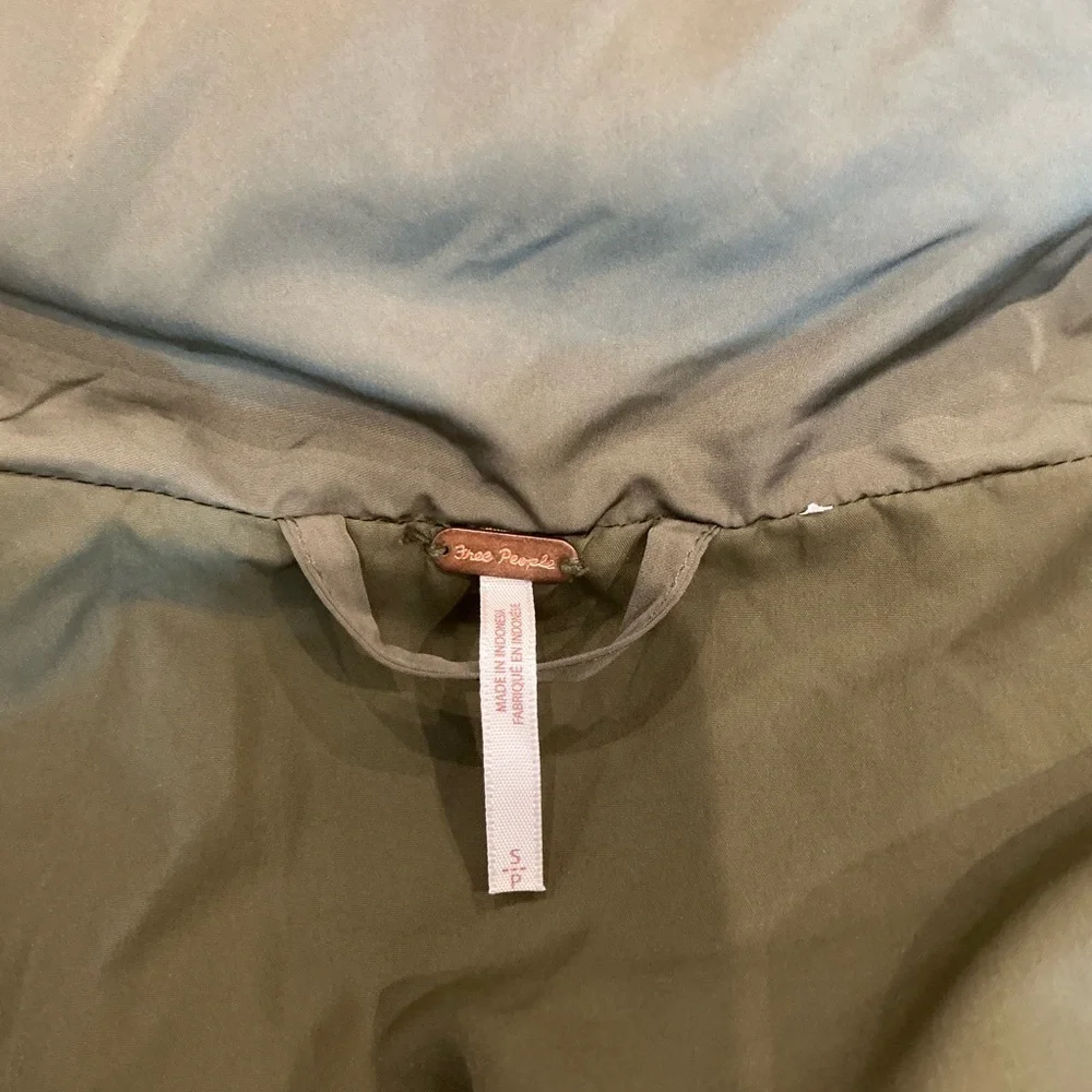 Free People Weekender Puffer Jacket in Olive Green Size S/P - Picture 9 of 11